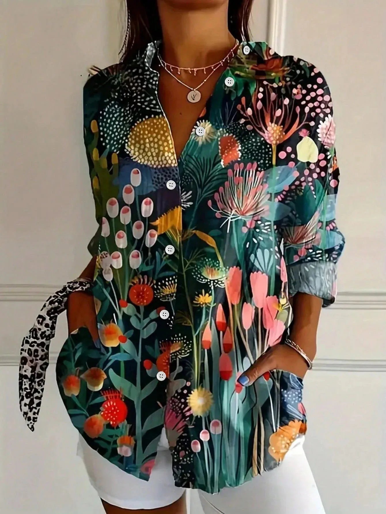 Blusa Colorida Con Estampado Artístico y Ajuste Cómodo