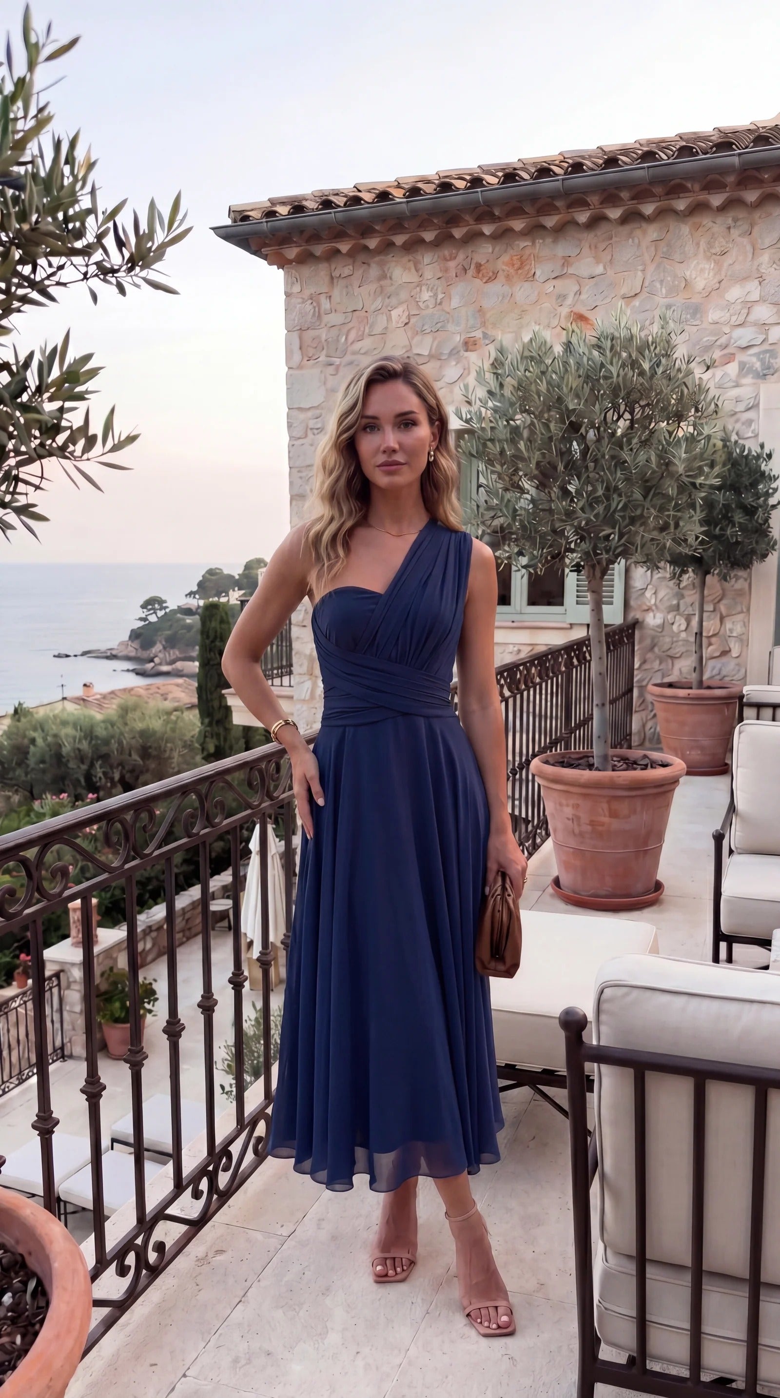 The Murano | Vestido azul marino versátil con falda asimétrica